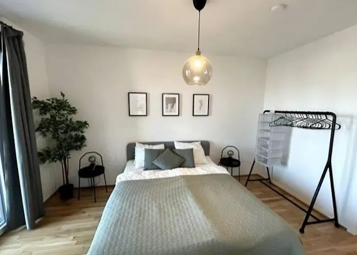 Apartment Stilvolle Mit Balkon *